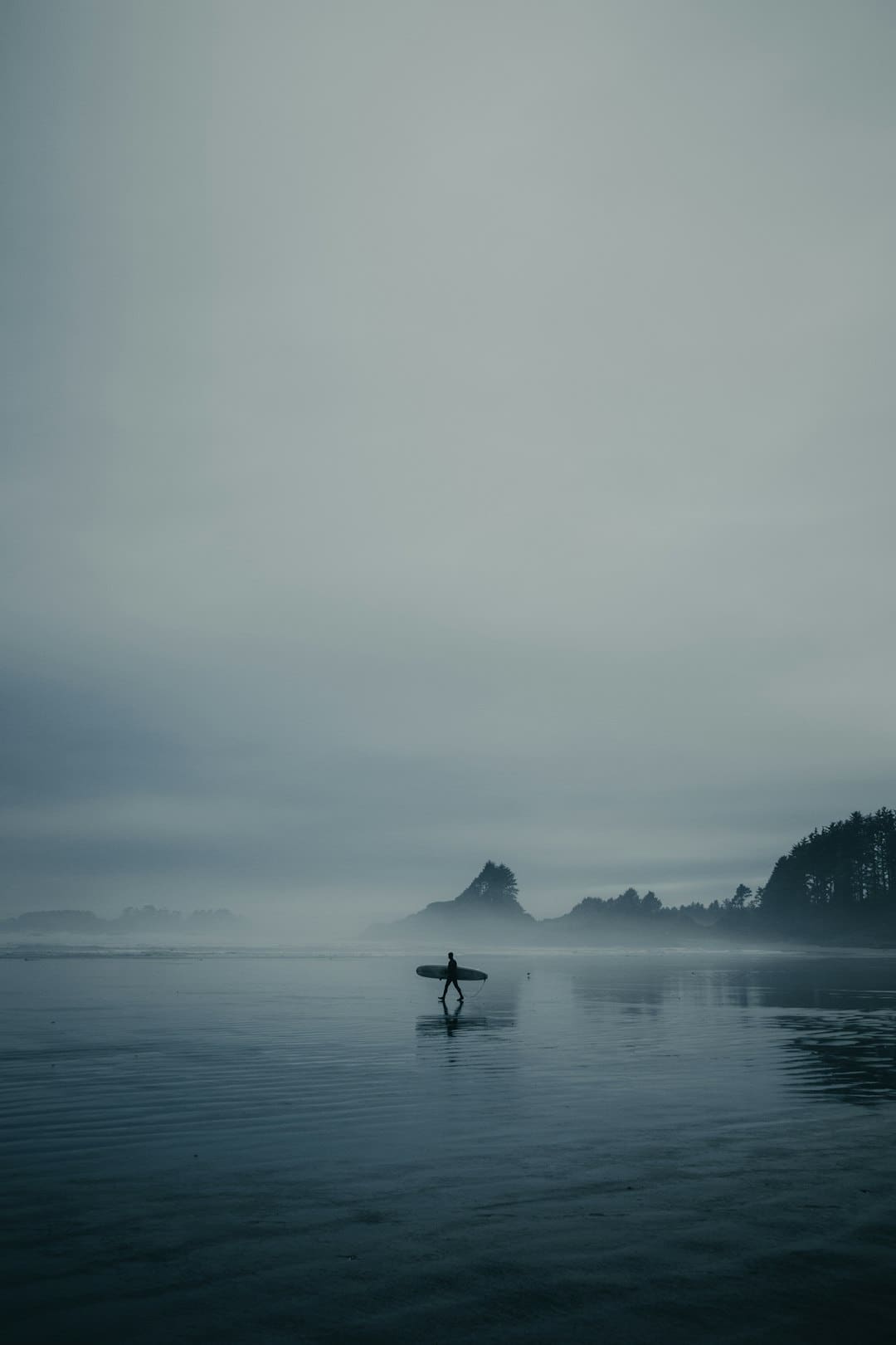 宋佳佟丽娅电影《轻于鸿毛》七夕定量点映 带上姐妹一同高兴动身